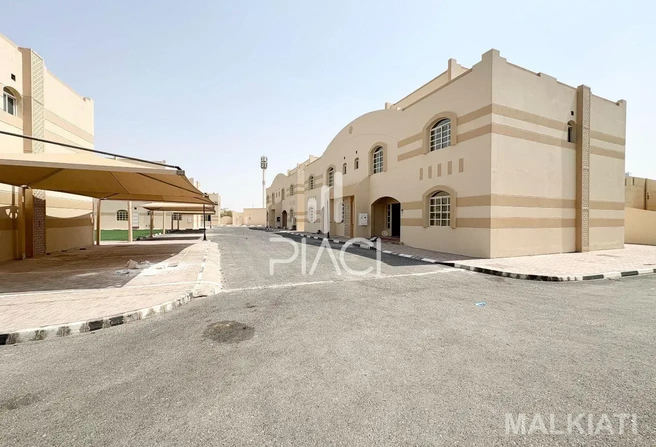SPACIOUS UNFURNISHED 5 BR COMPOUND VILLA
