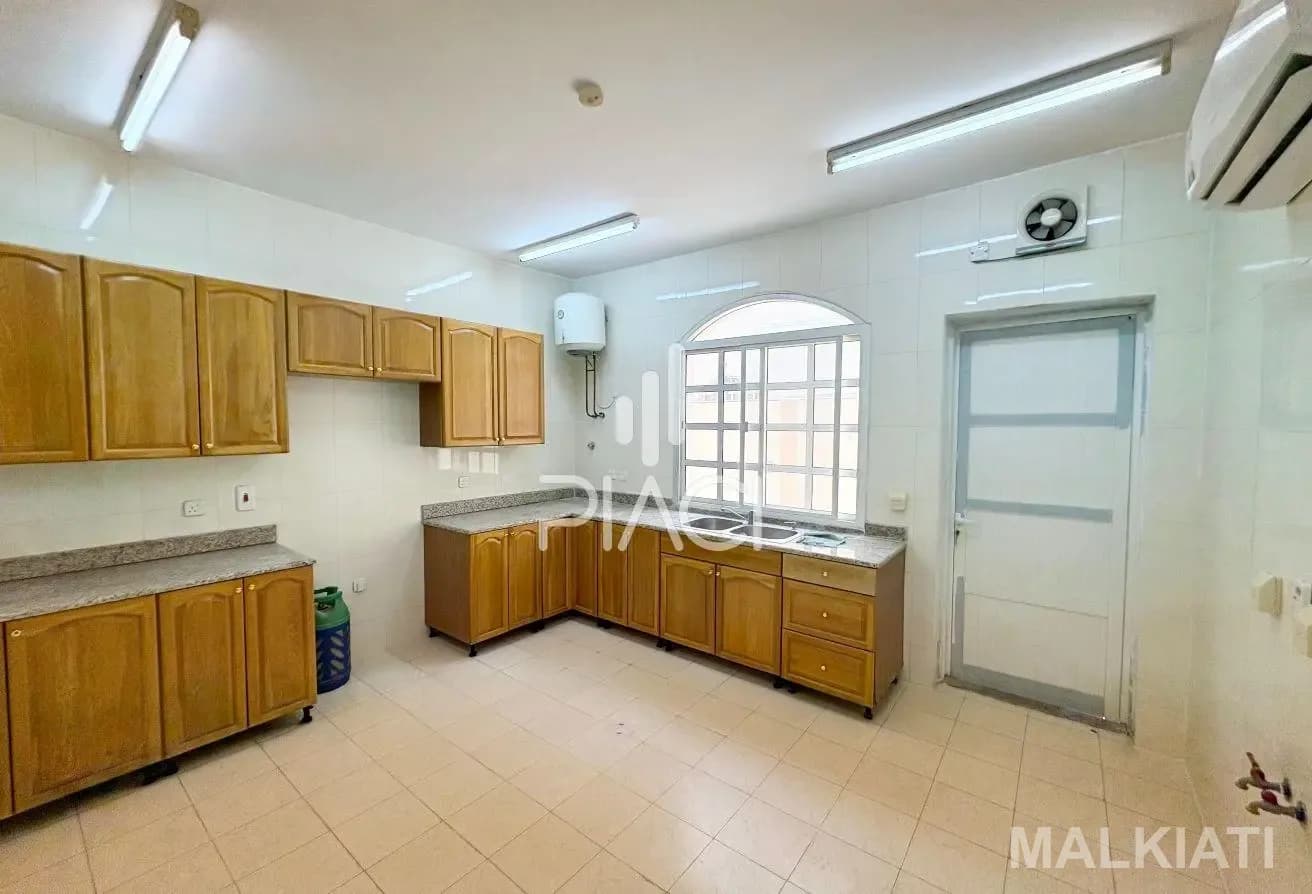 SPACIOUS UNFURNISHED 5 BR COMPOUND VILLA - Image 4