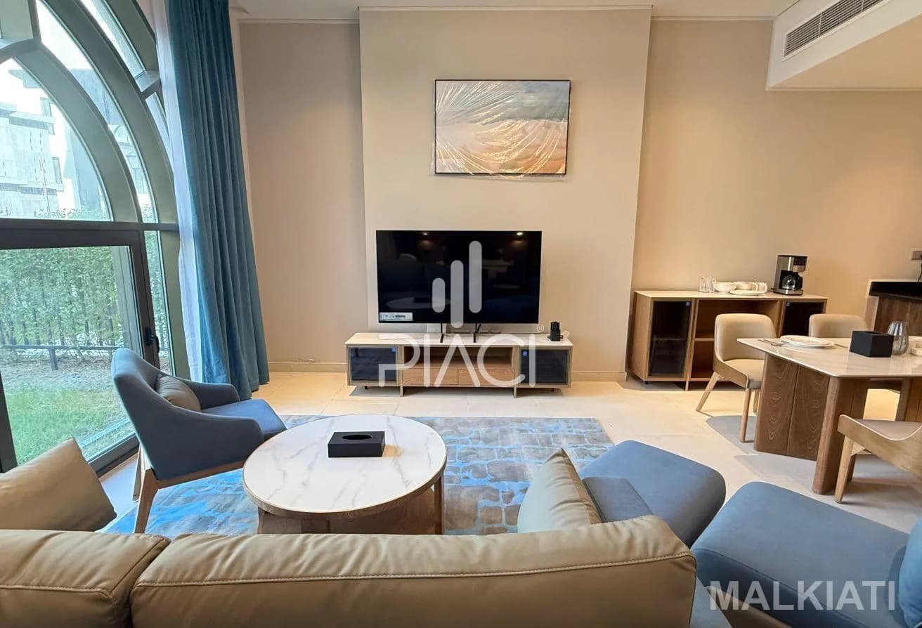 Modern Studio | Fully Furnished | Prime Beachfront - Image 3