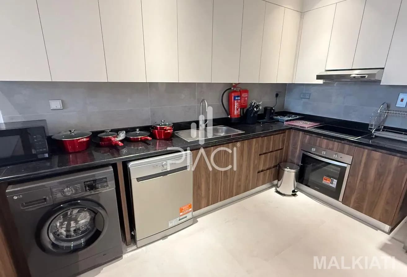 Modern Studio | Fully Furnished | Prime Beachfront - Image 4