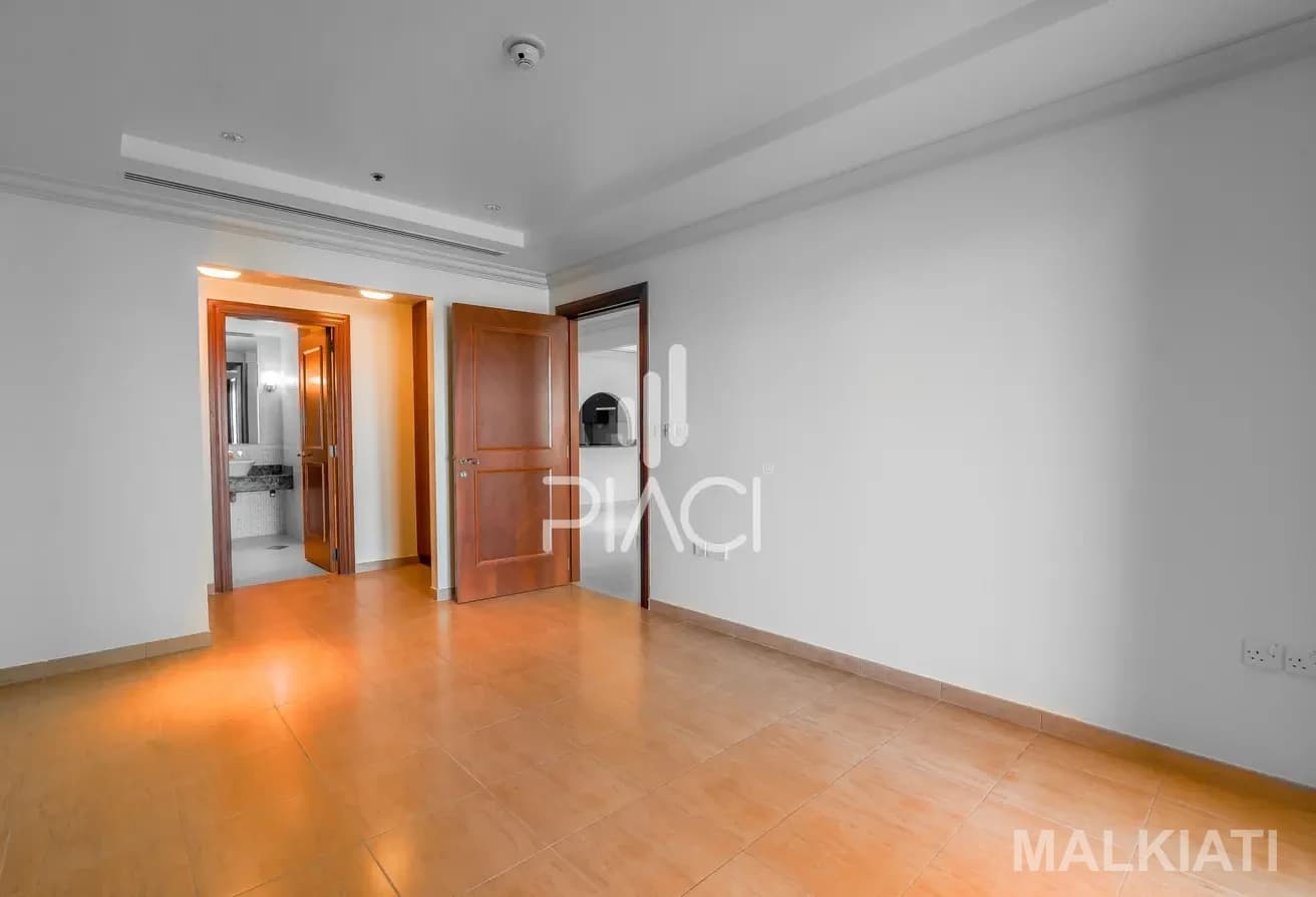 Fabulous Semi Furnished 1 BD Aprt. | Porto Arabia - Image 2