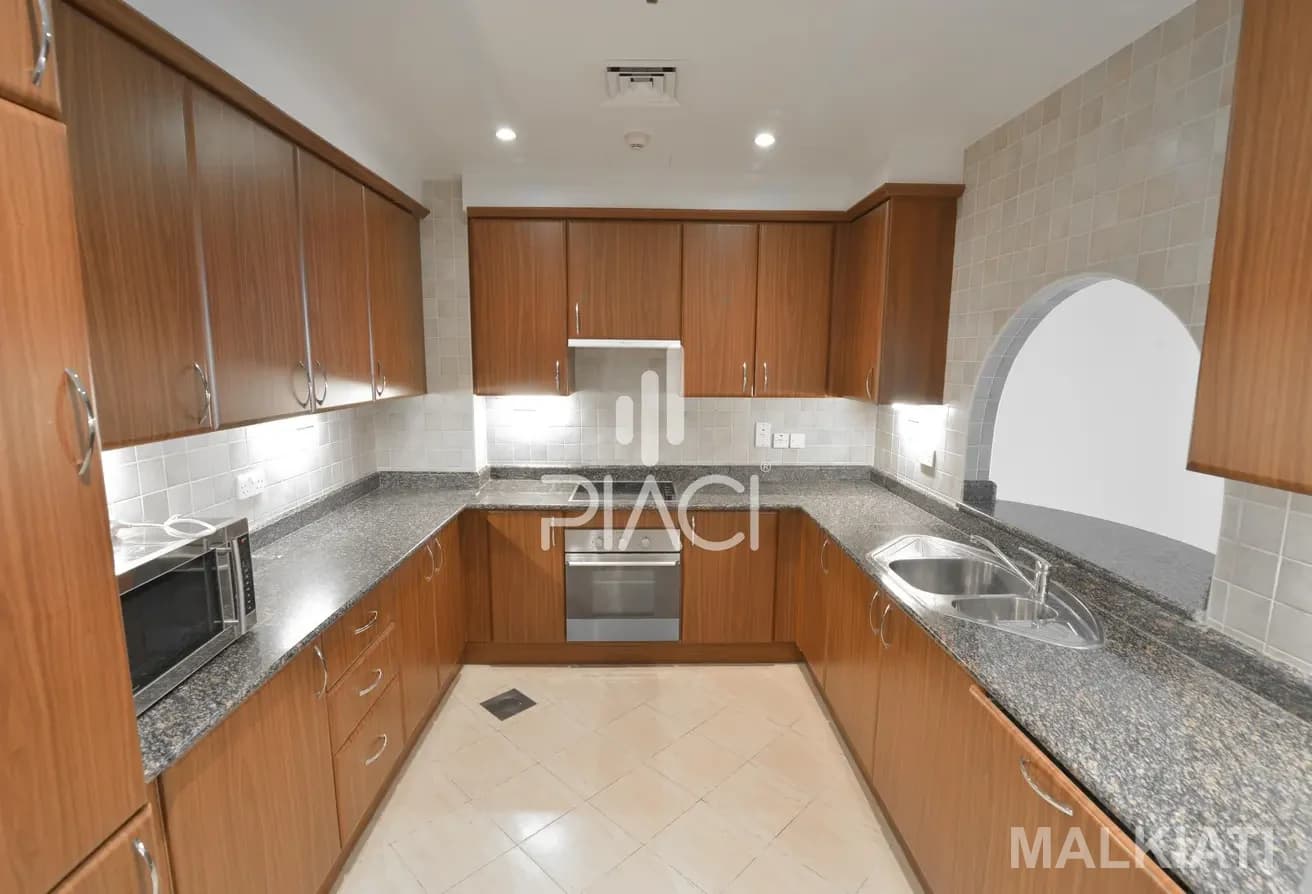 Fabulous Semi Furnished 1 BD Aprt. | Porto Arabia - Image 3