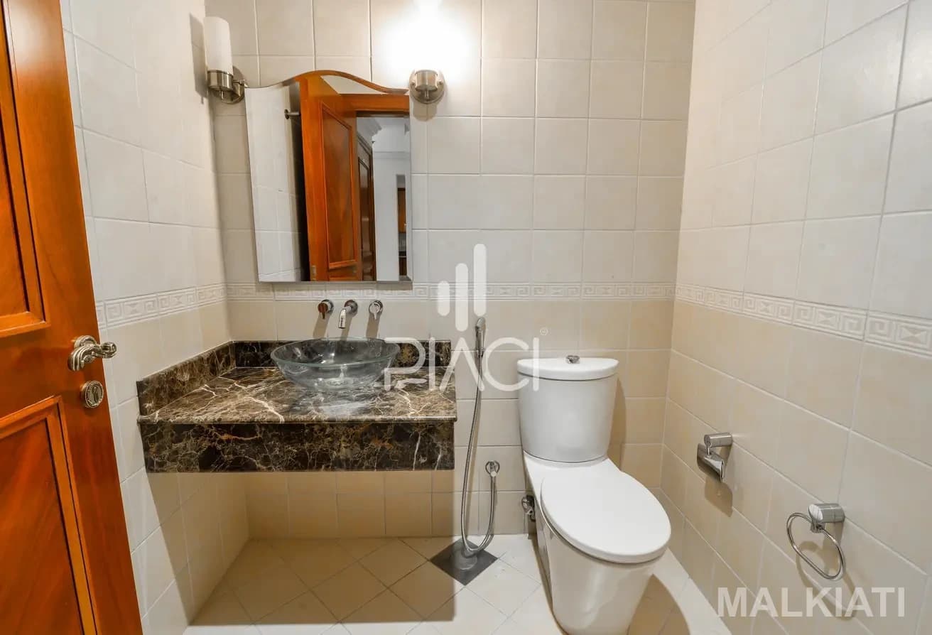 Fabulous Semi Furnished 1 BD Aprt. | Porto Arabia - Image 4