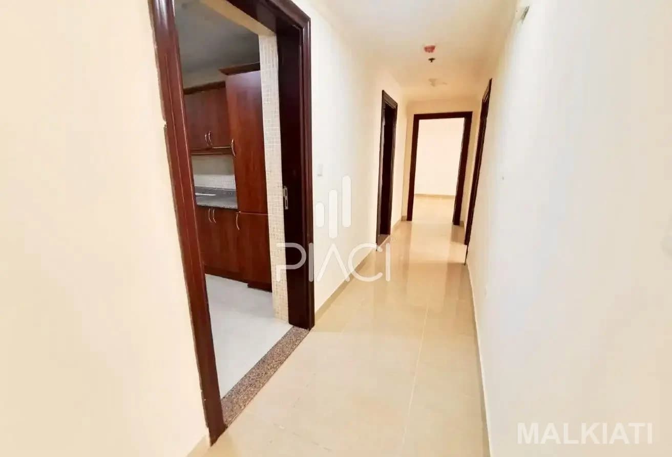 3BHK Unfurnished | Near Corniche and Metro - Image 5