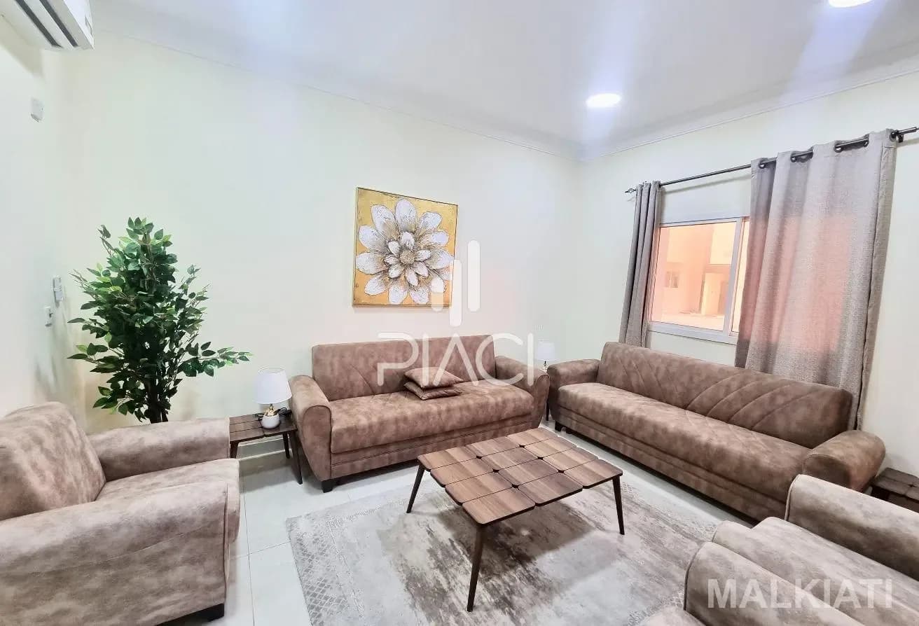 Family 6BR Villa | Prime Location | Al Sakhama - Image 3