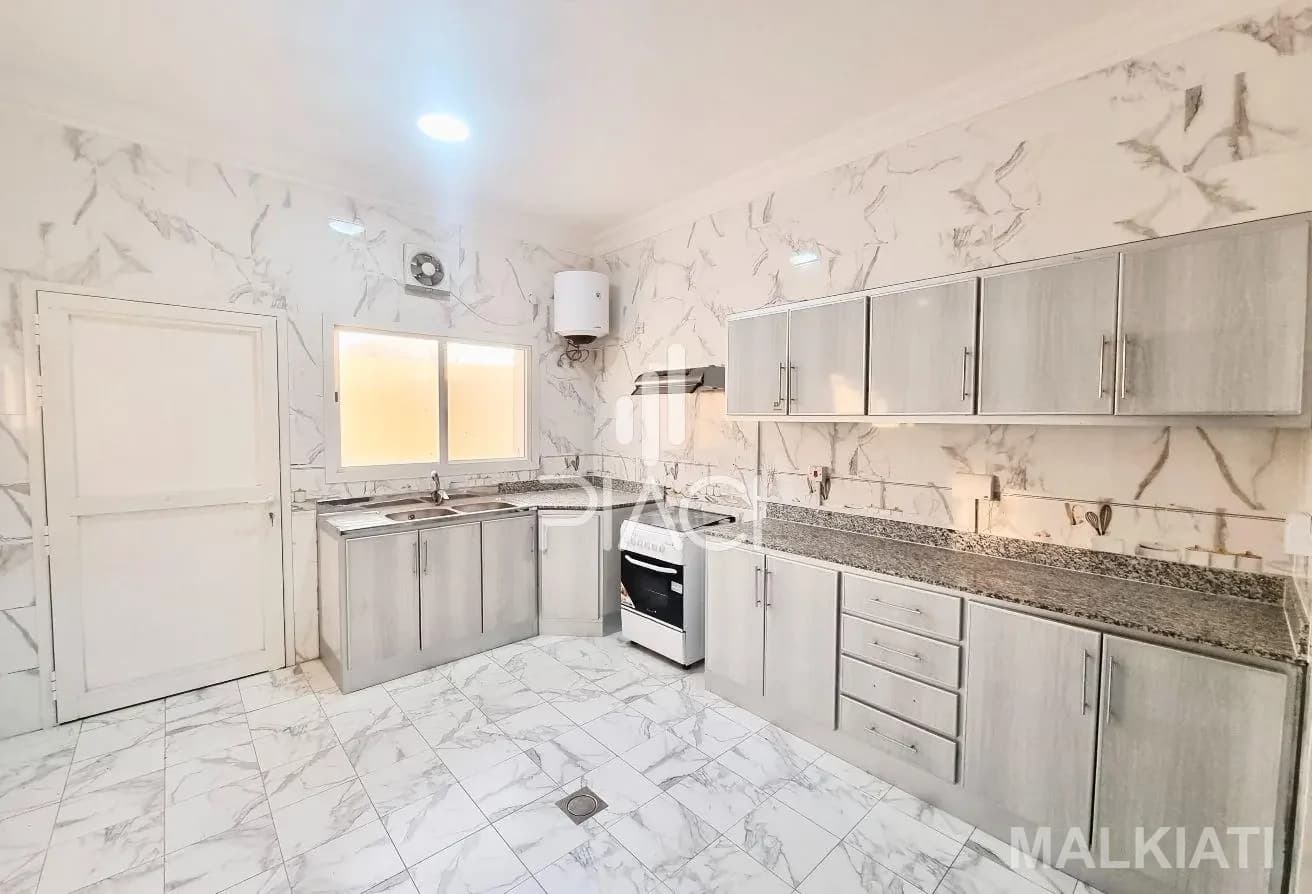 Family 6BR Villa | Prime Location | Al Sakhama - Image 5