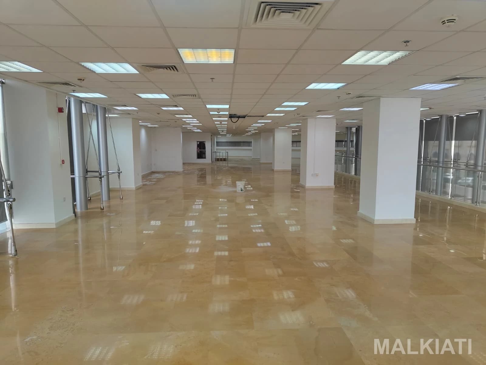 Prime Commercial Multi-Story Showroom for Rent – Transworld Tower 1 (No Commission) - Image 2
