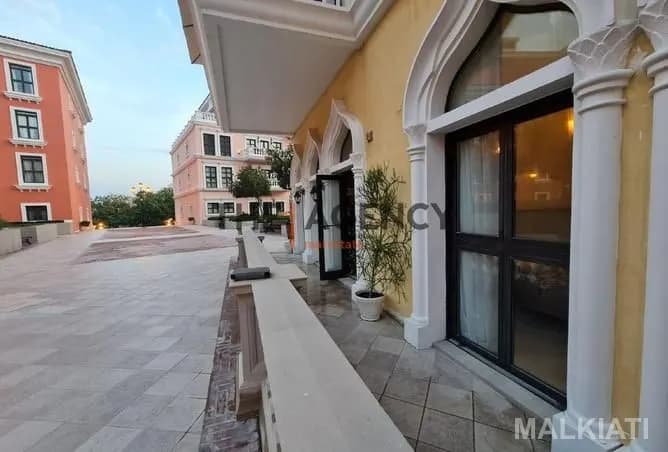 Modern Garden Retreat in Qanal Quartier Pearl - Image 3