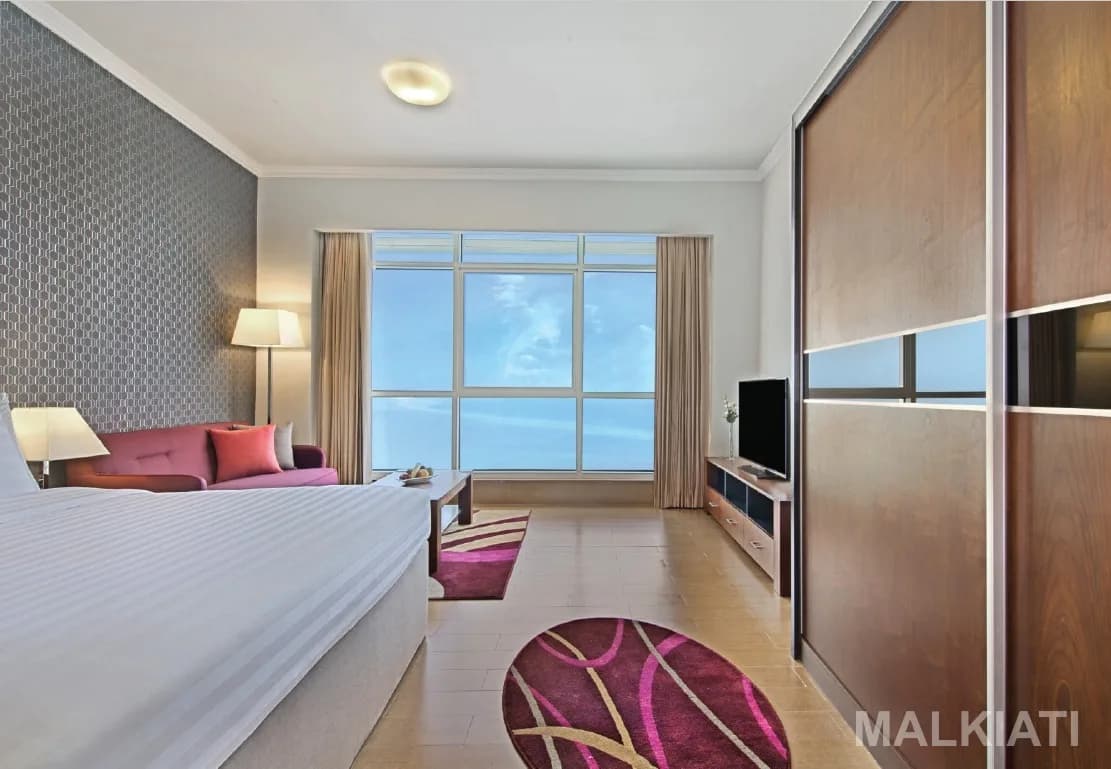 Luxury Seafront Fully Furnished Junior Studio | The Curve Hotel | West Bay | Contract Duration Yearly - Image 3