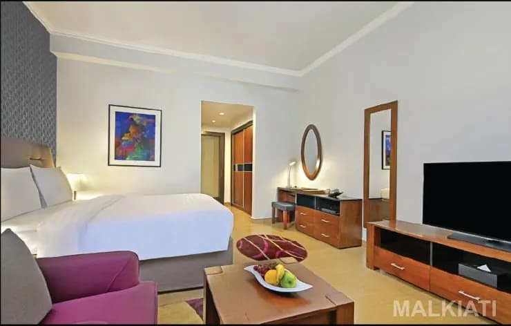 Luxury Seafront Fully Furnished Junior Studio | The Curve Hotel | West Bay | Monthly Stay (4–6 Months) - Image 2