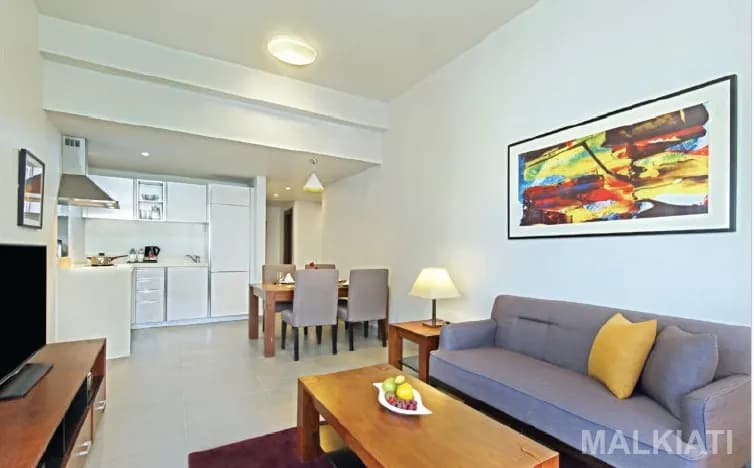 Luxury Seafront Fully Furnished 1 Bedroom Deluxe | The Curve Hotel | West Bay | Daily Stay - Image 2