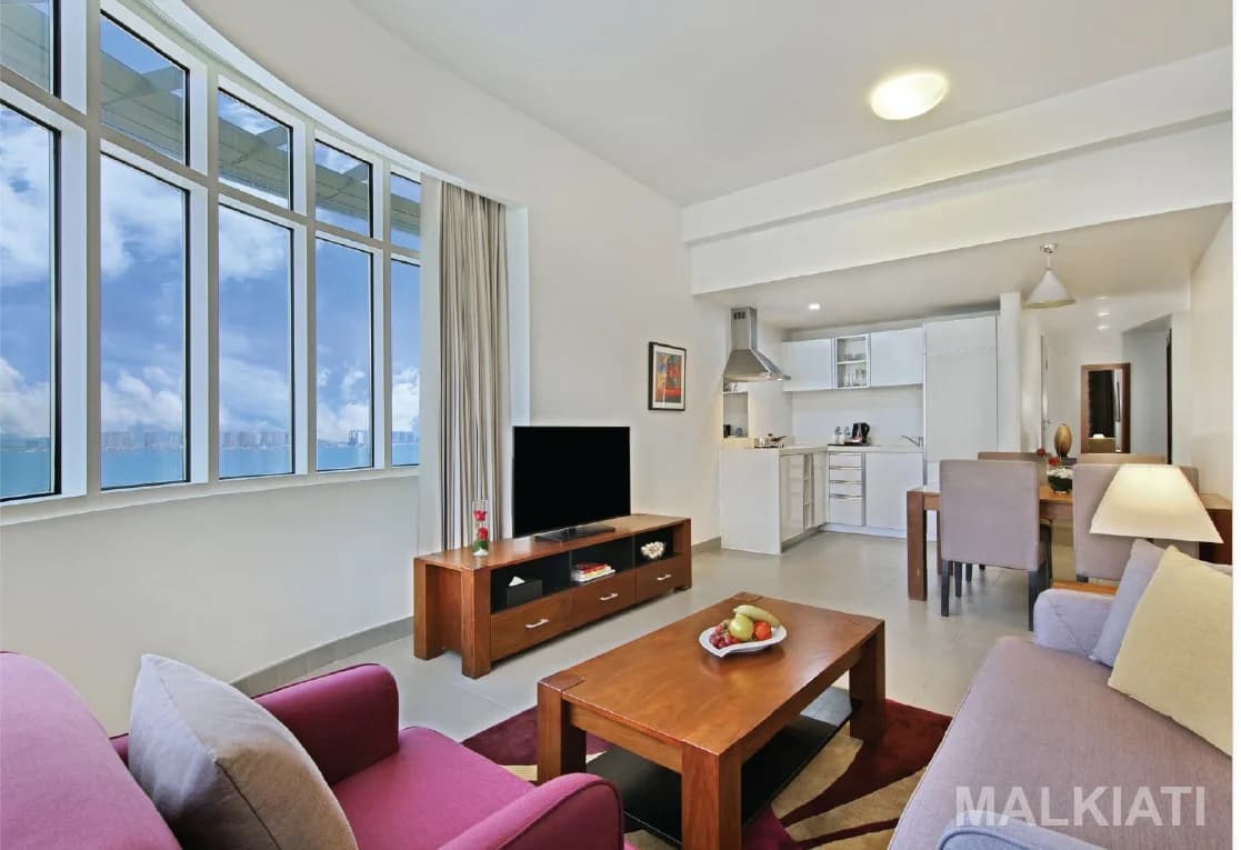 Luxury Seafront Fully Furnished 1 Bedroom Deluxe | The Curve Hotel | West Bay | Monthly Stay (1-3 Months) - Image 3