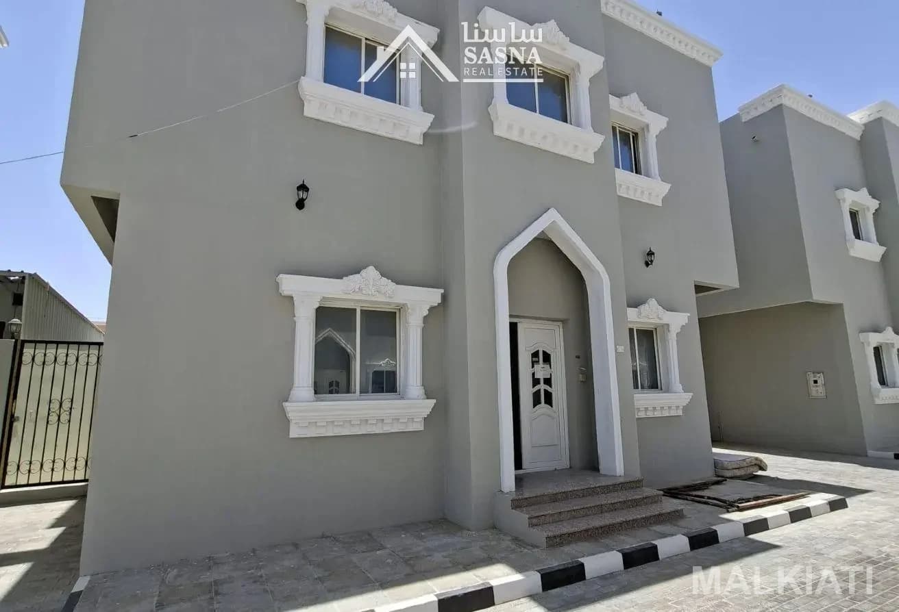 VILLA | CLEAN | SPACIOUS | 6 ROOMS | BACKYARD - Image 2