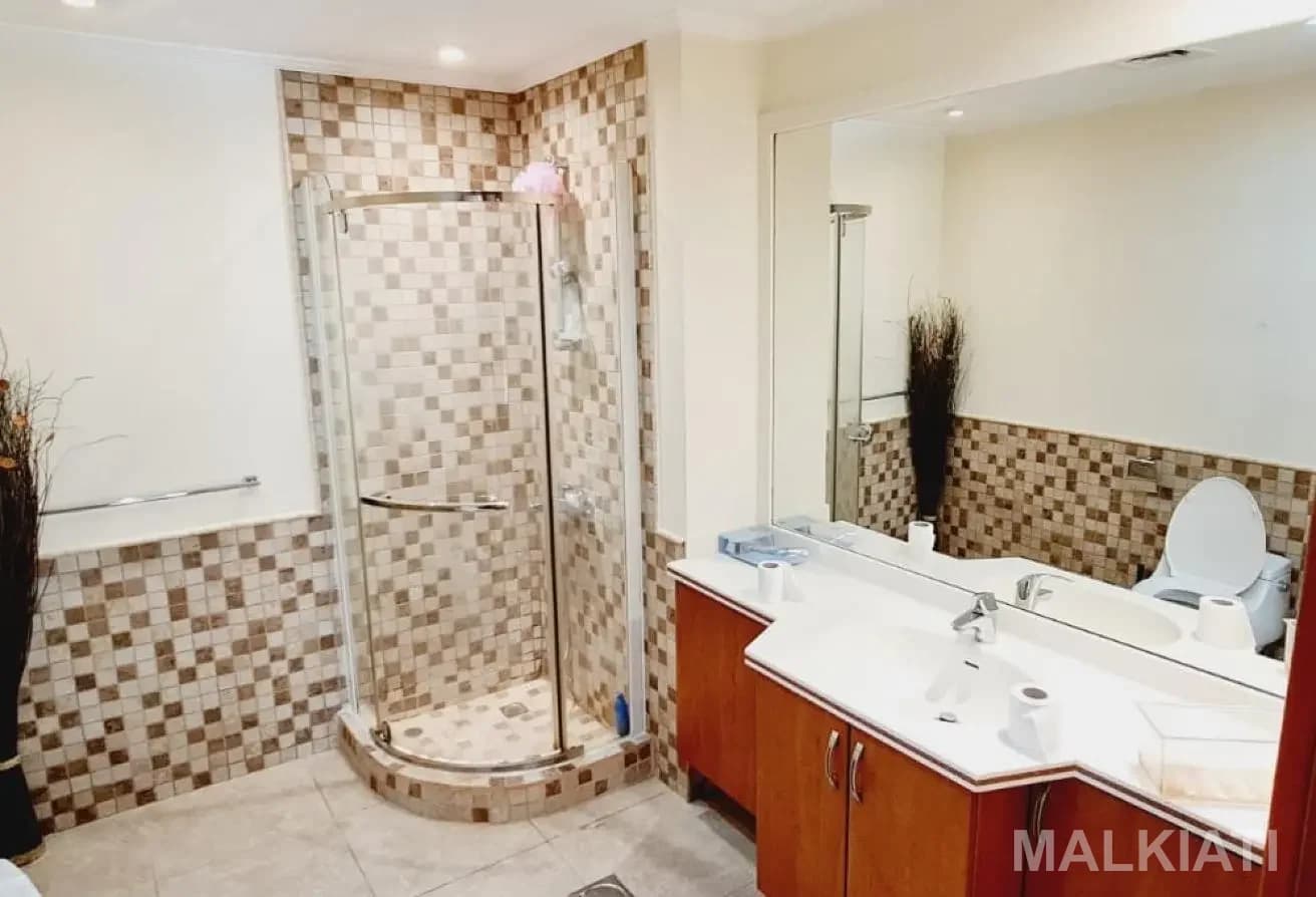 2 Bed | QAR 9000 | Porto Arabia | Balcony | Sea - Image 3