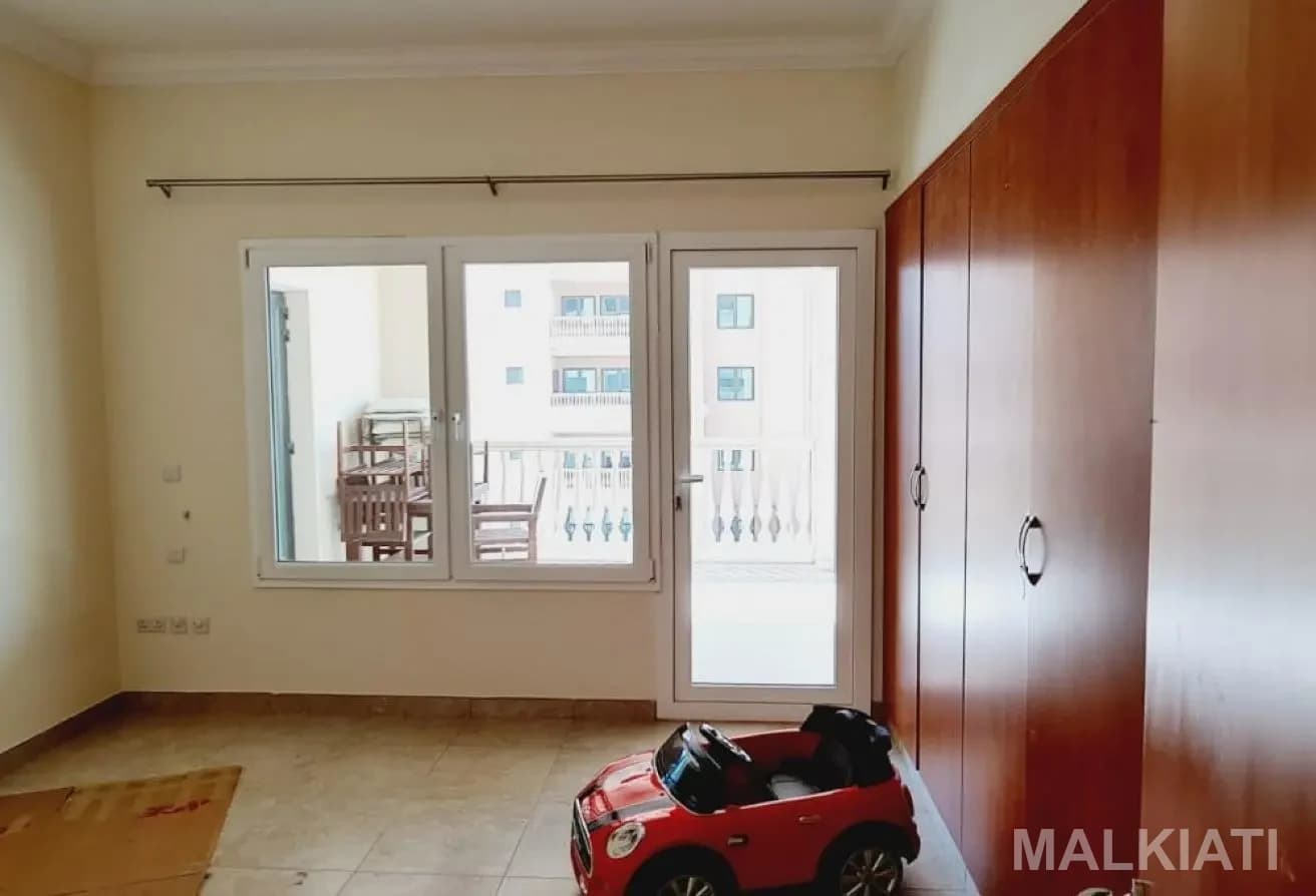 2 Bed | QAR 9000 | Porto Arabia | Balcony | Sea - Image 4