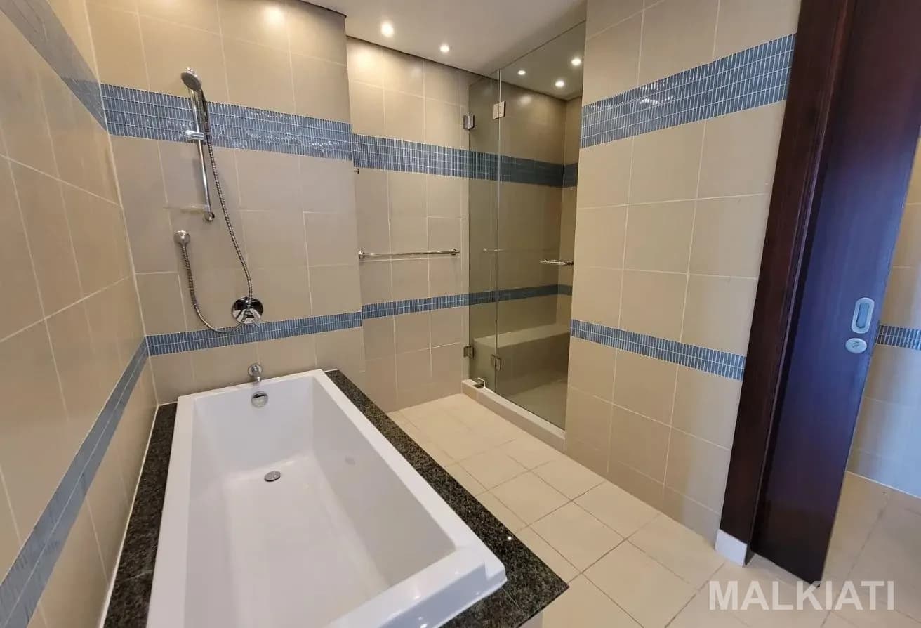 2 Bed | Semi furnished | Town house | Porto - Image 2