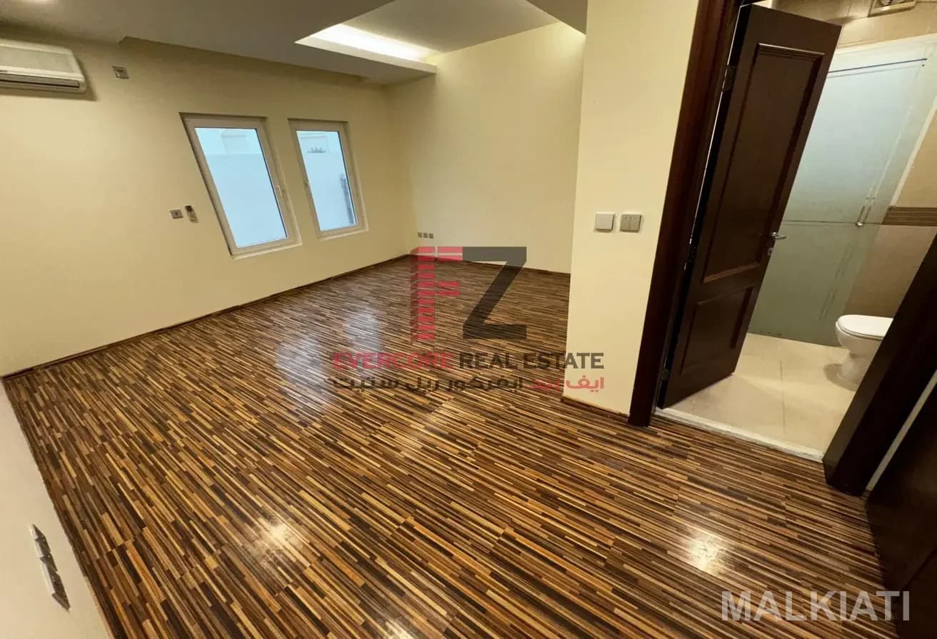 5 Bedrooms | Villa | West bay lagoon | QAR. 22K - Image 4