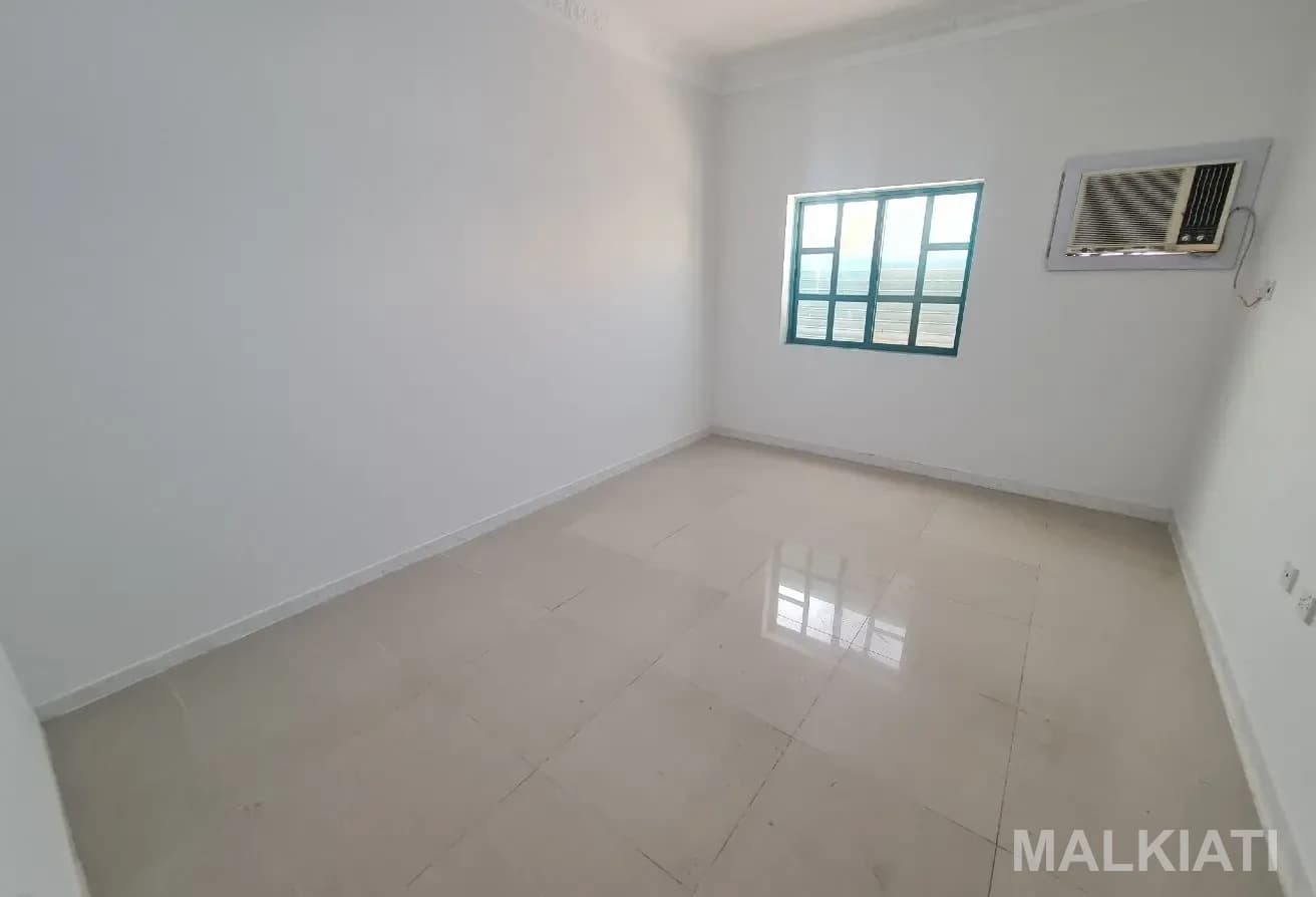 03 Bed | Al wakra | 02 Bath | 4000 | Parking - Image 4