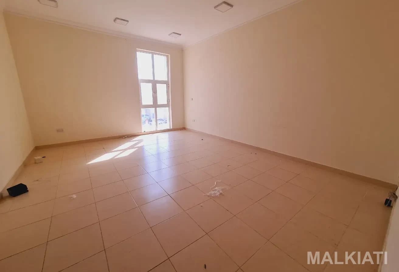 05 Bed | Stand alone | QAR. 12,000 | Abu hamour - Image 2