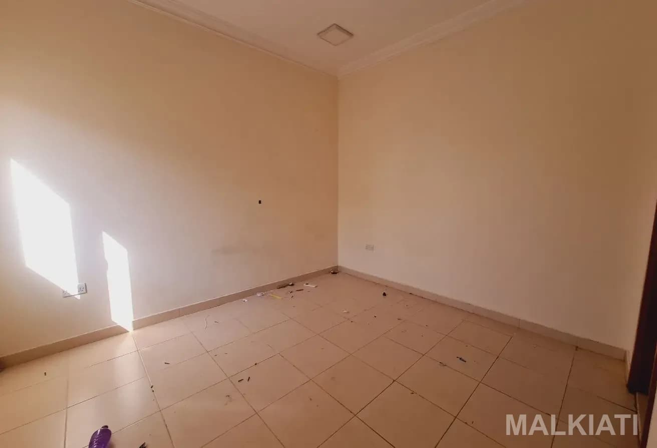 05 Bed | Stand alone | QAR. 12,000 | Abu hamour - Image 5