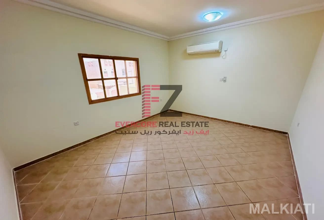 SPACIOUS VILLA | 04 BEDROOMS | AMENITIES | 10000 - Image 4