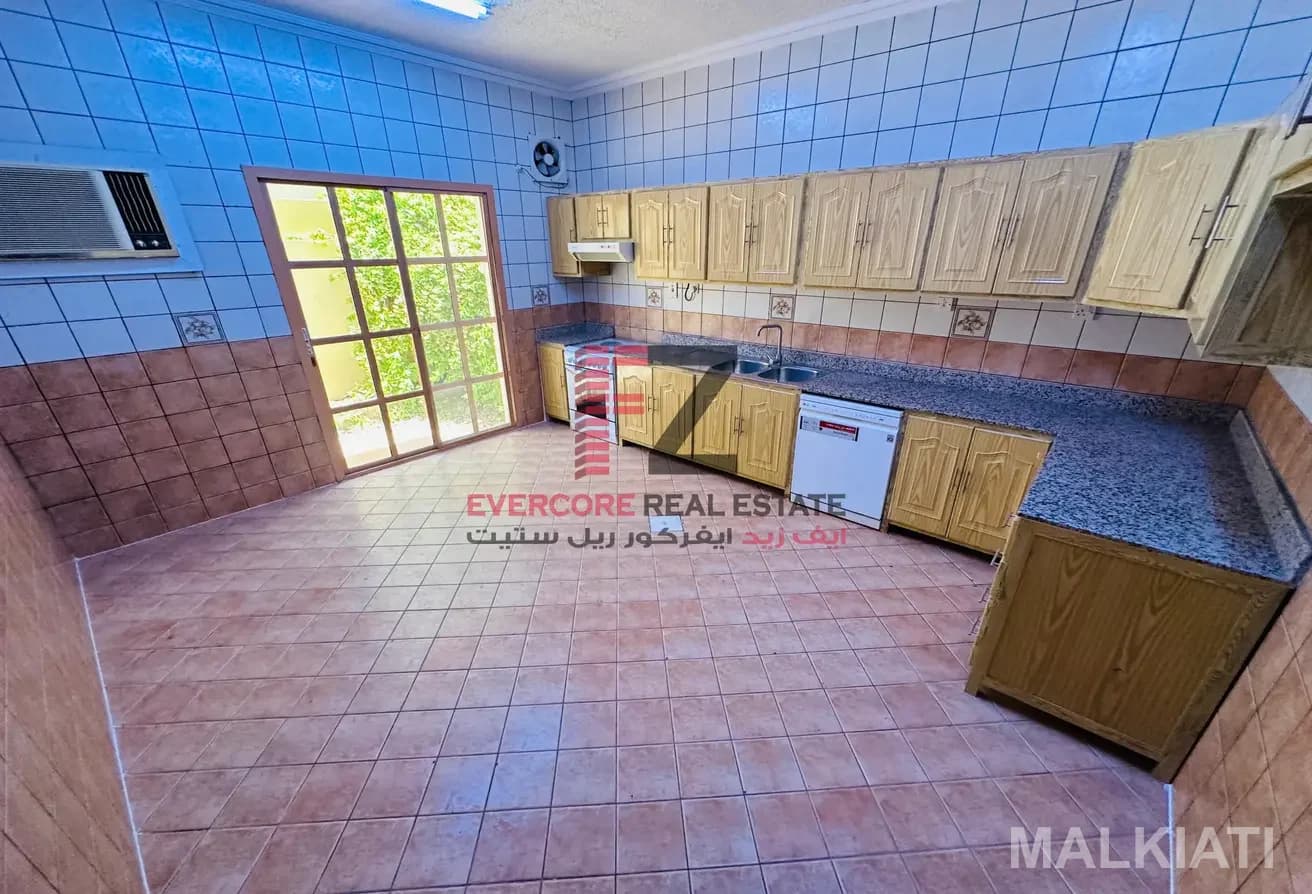 SPACIOUS VILLA | 04 BEDROOMS | AMENITIES | 10000 - Image 5