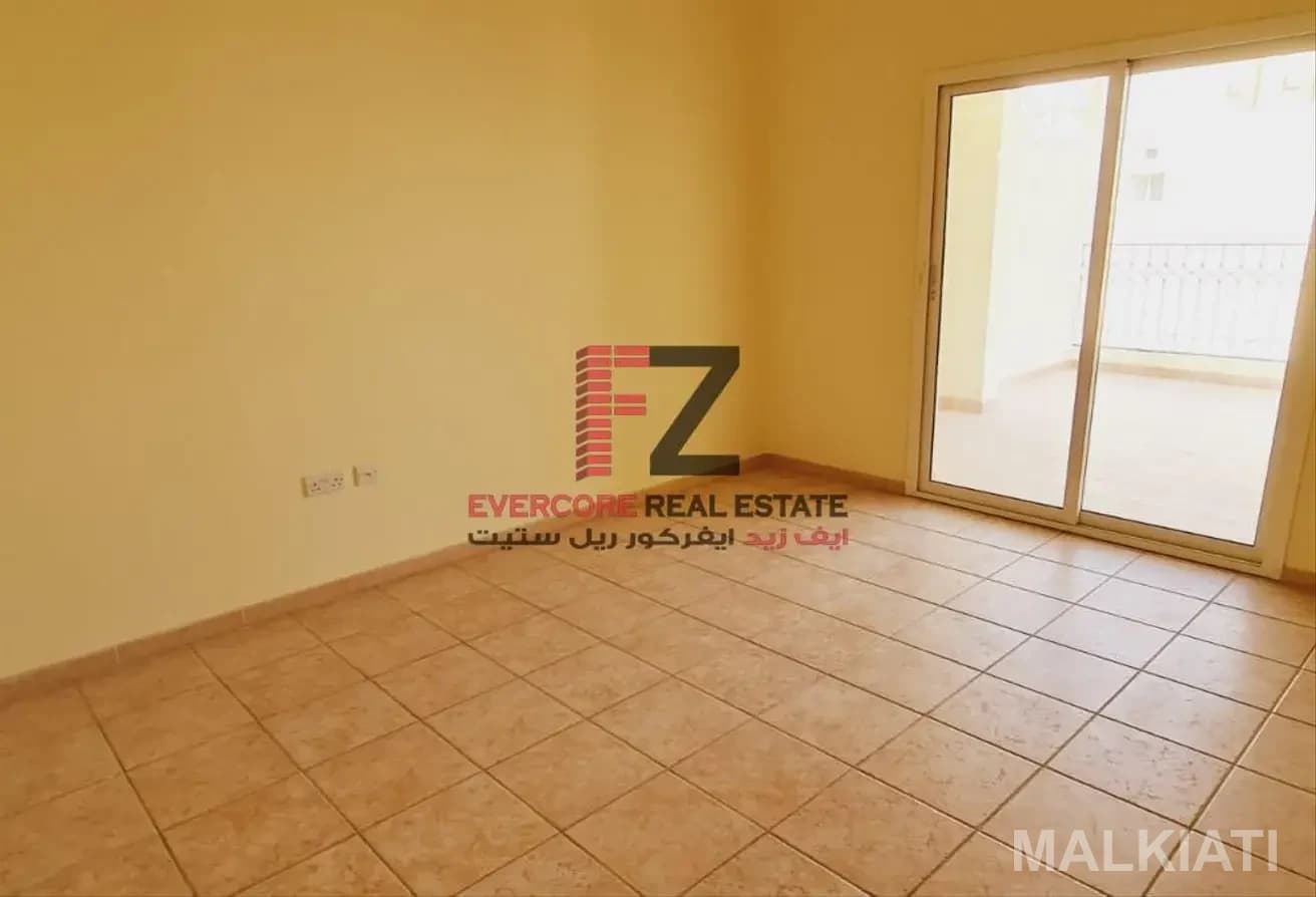 Un furnished | 05 BR | Balcony | QAR. 10,000 - Image 3