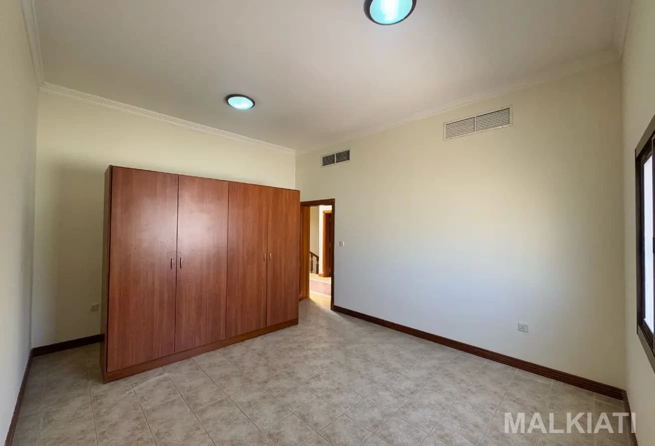 SPACIOUS VILLA| SEMI-FURNISHED| 03 BEDROOMS - Image 3