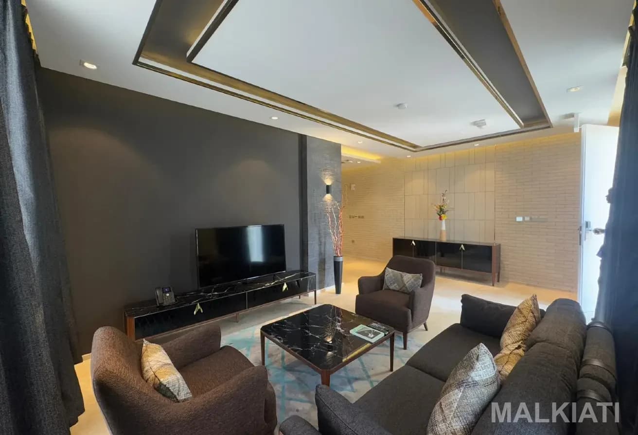 LUXURIOUS COMPOUND VILLA| 05 MASTER BEDROOMS| 450