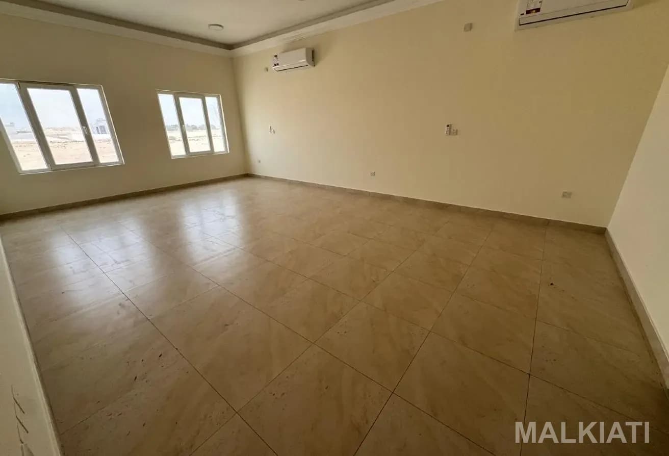 Stand alone villa | elevator | Close to DFC