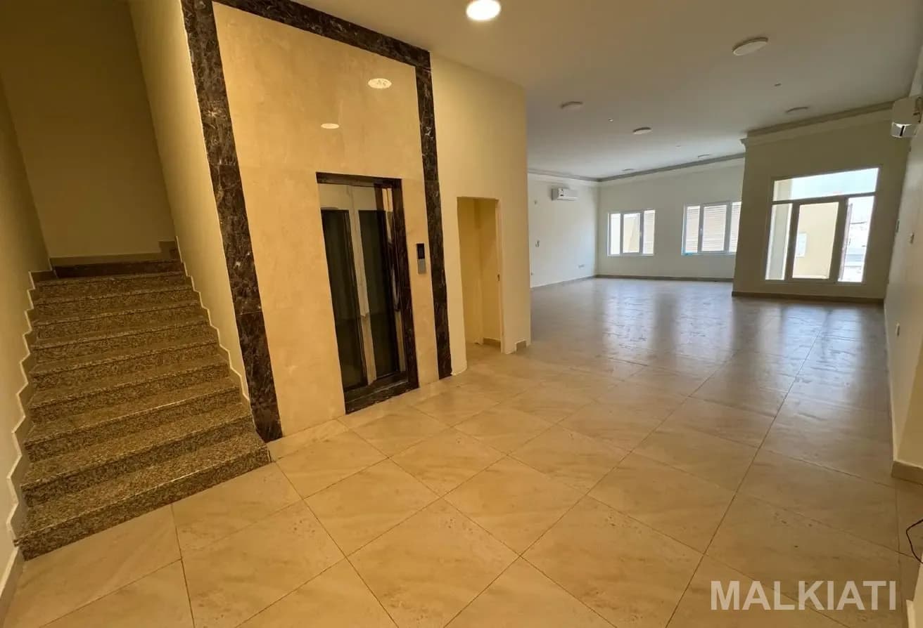 Stand alone villa | elevator | Close to DFC - Image 2