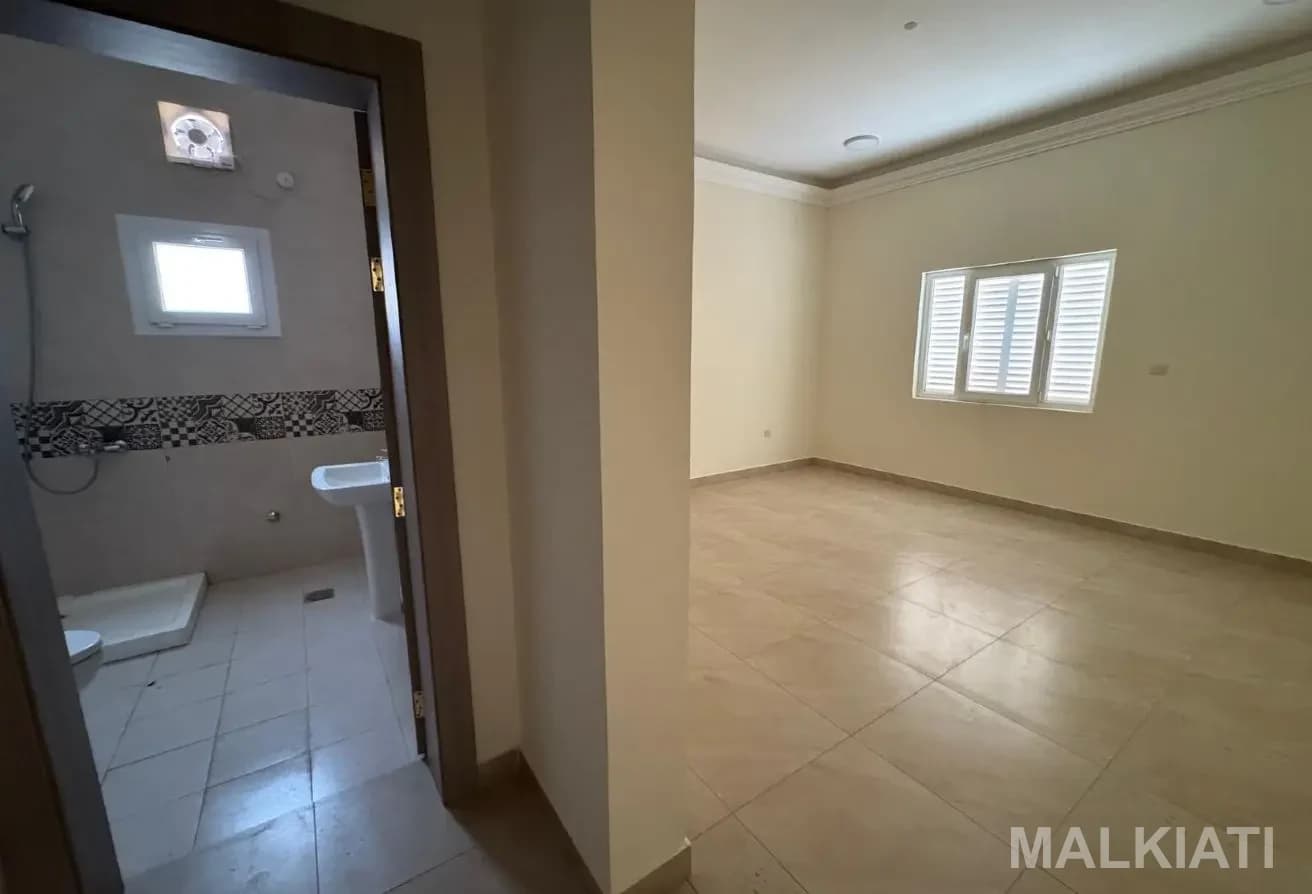 Stand alone villa | elevator | Close to DFC - Image 4