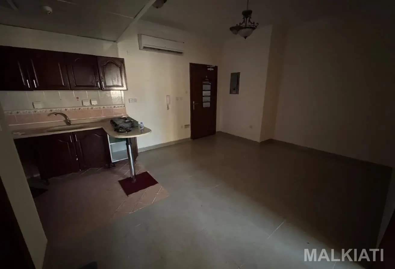 2 Bed | 1 Bathroom | Spli A/c | Ferej abdul aziz - Image 3