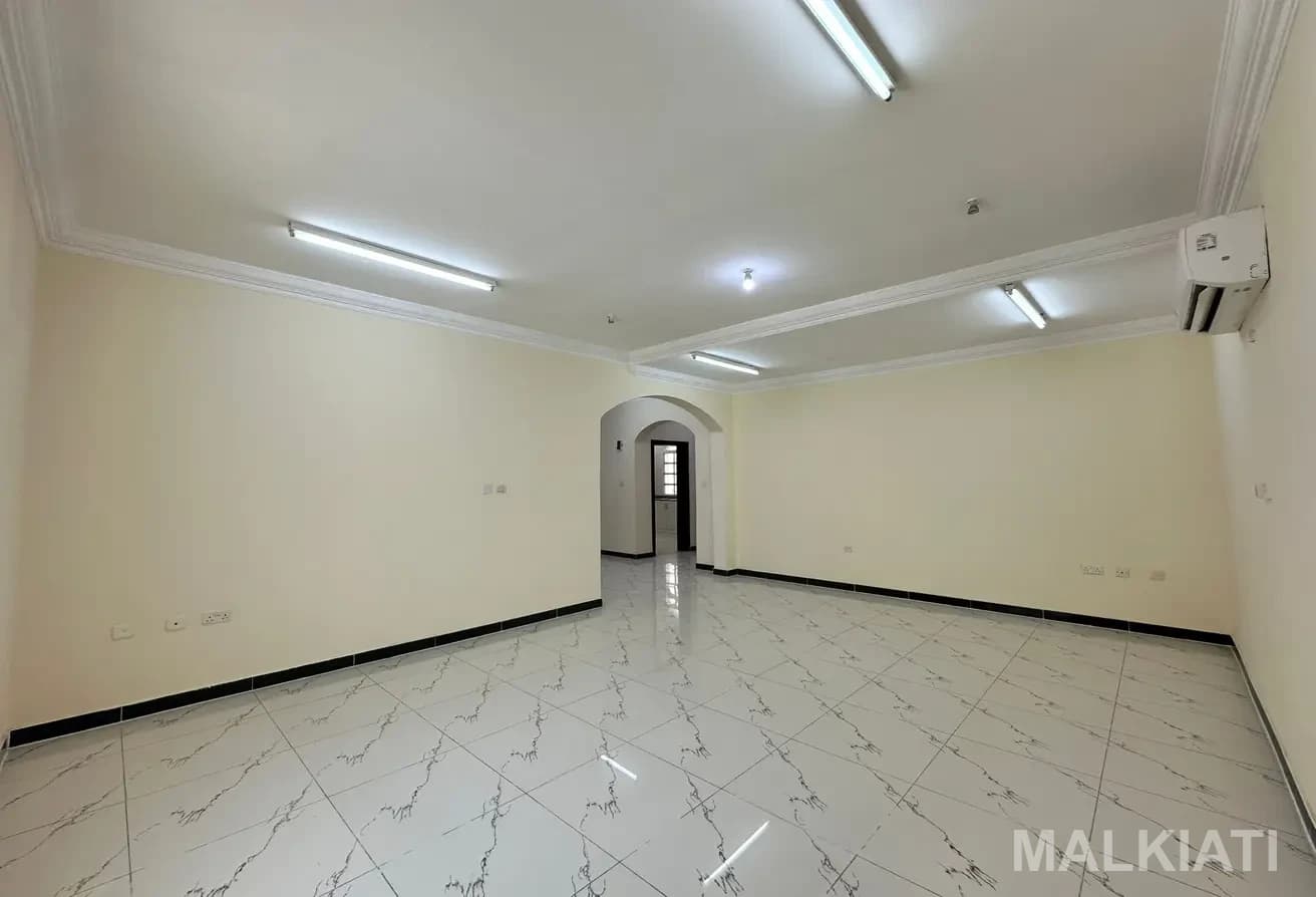 Brand New Compound Villa| 05 Bedrooms| Ain Khaled - Image 3