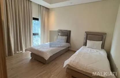 Elegant Living with Space to Unwind in Style - Image 3