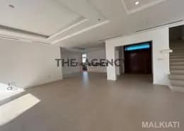 Spacious luxury villa with a sharing pool - Image 4