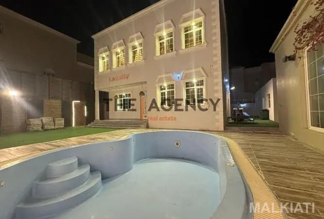 Luxury Independent Villa in Umm Qarn