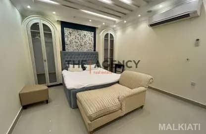 Luxury Independent Villa in Umm Qarn - Image 5