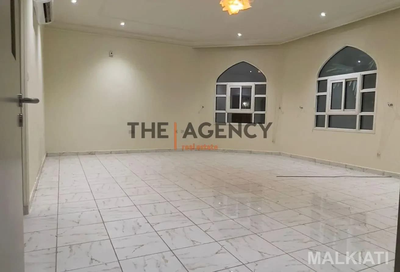 Traditional Villa for Sale in Al Sadd Al Jadeeda - Image 5