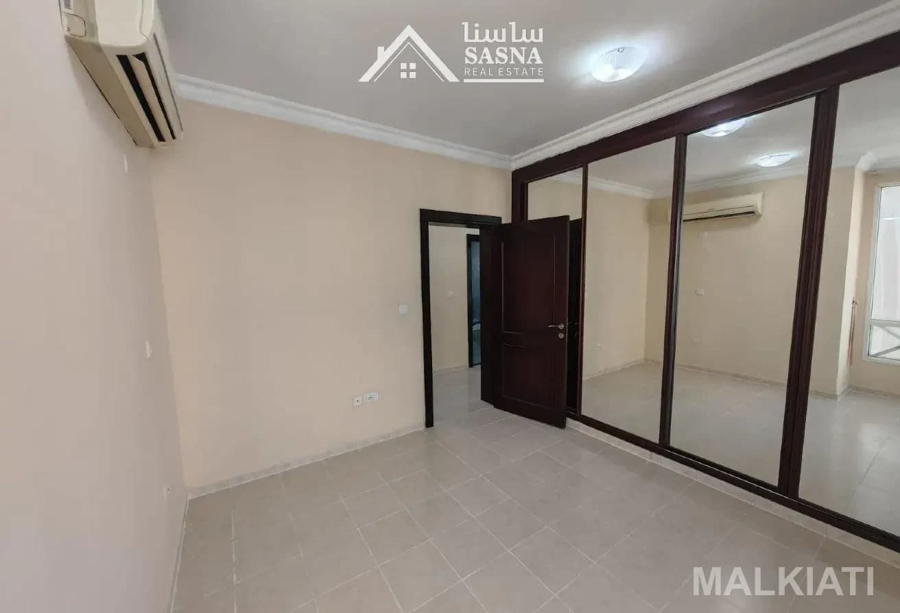 SPACIOUS 3 BEDROOM APARTMENT | CITY LOCATION
