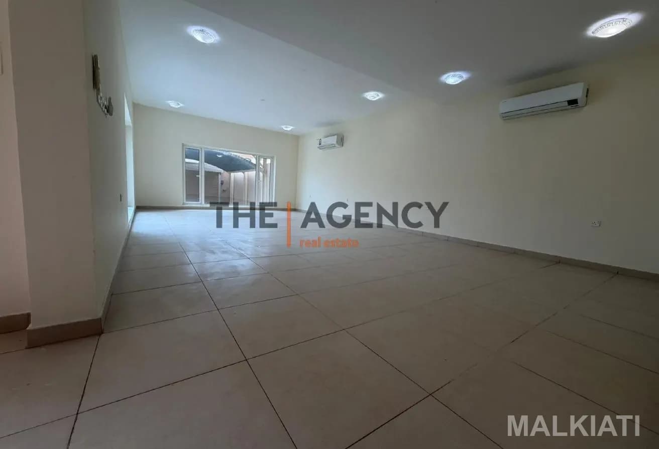 Elegant 4BED Villa with Spacious Garden in Al Thumama