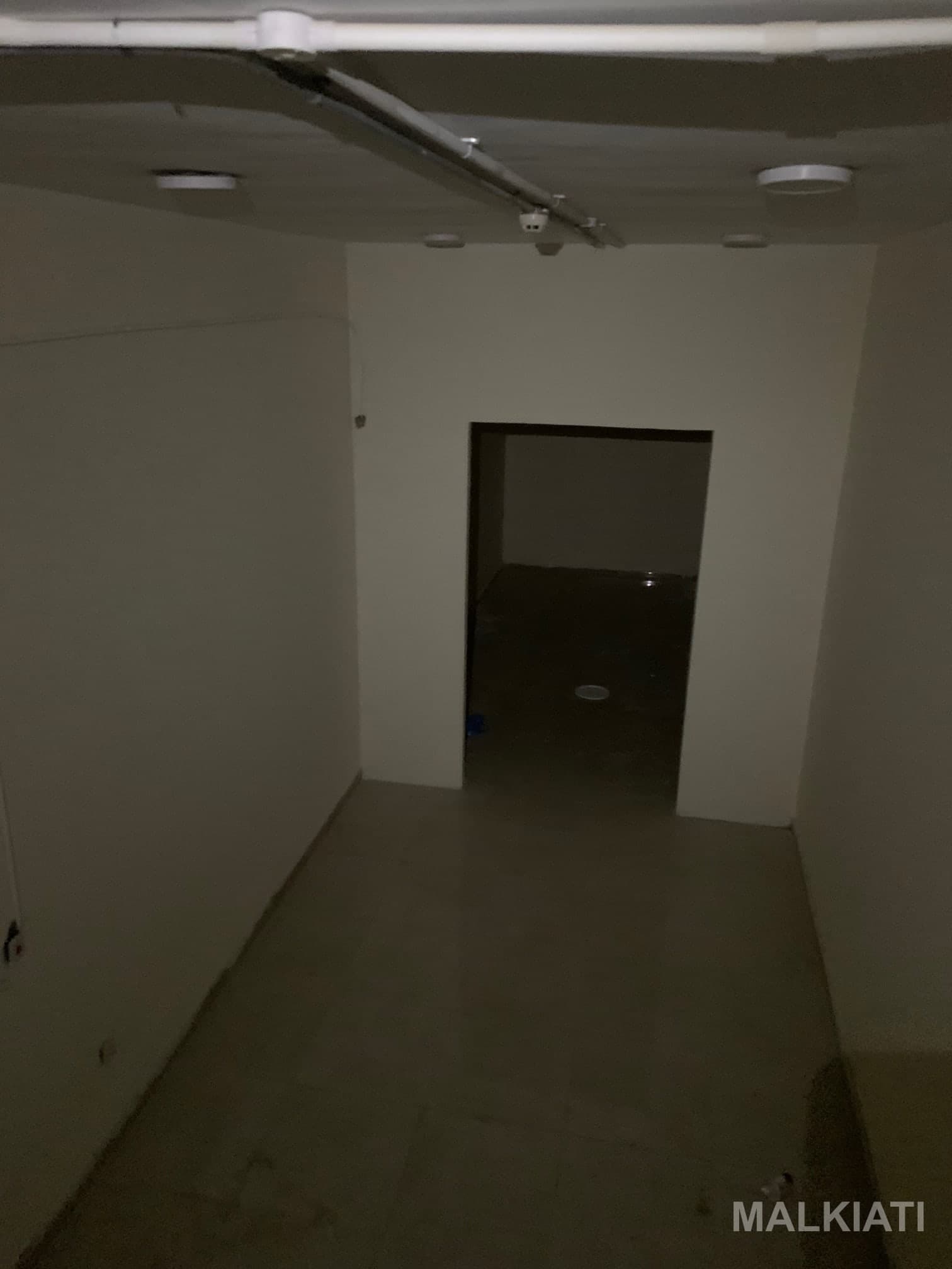 3‑Floor Commercial Shop for Rent in Madinat Khalifa | Direct from Owner - Image 5