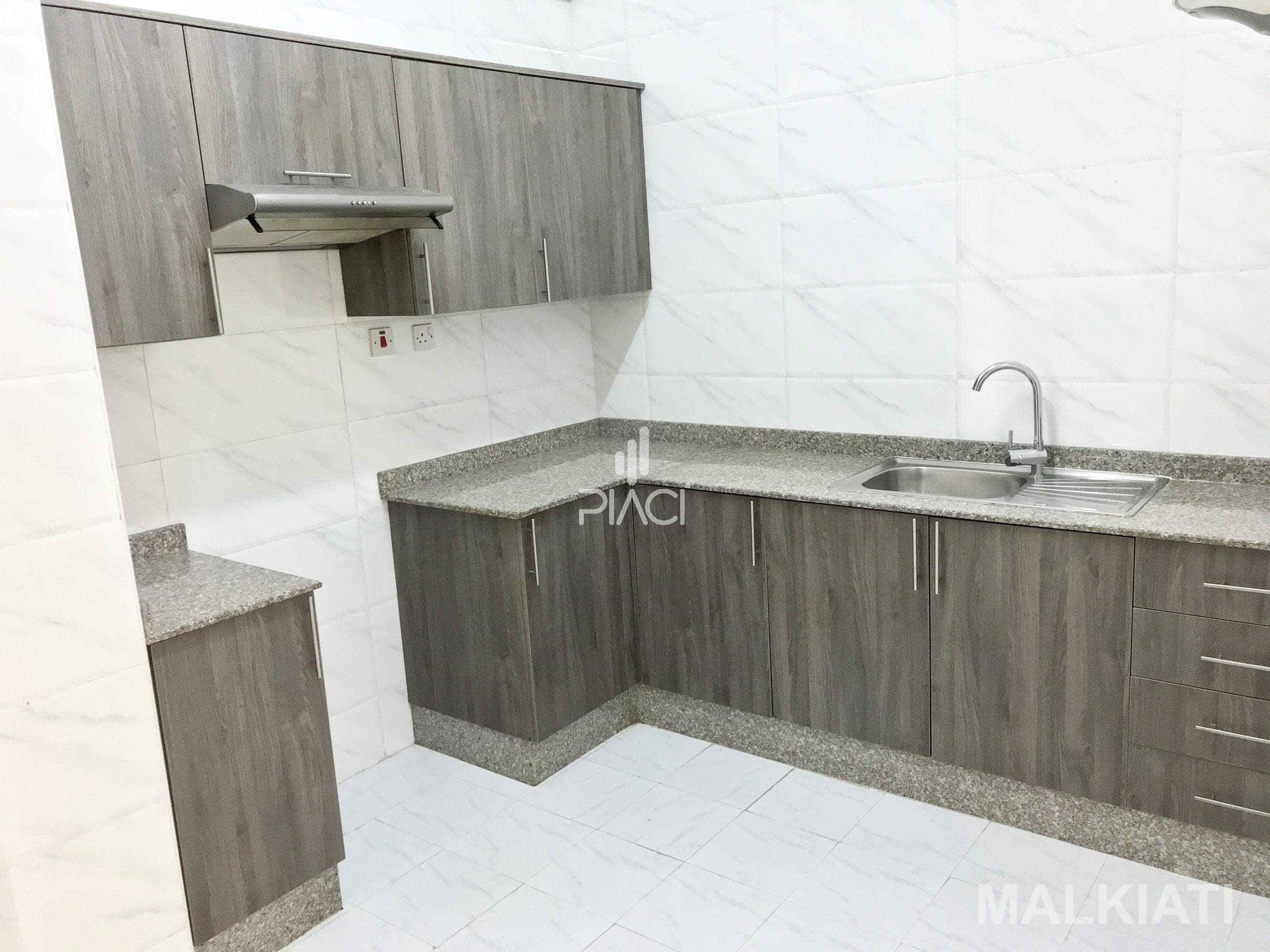 Distinctive Unfurnished 2 BD Apt | Bin Omran - Image 3