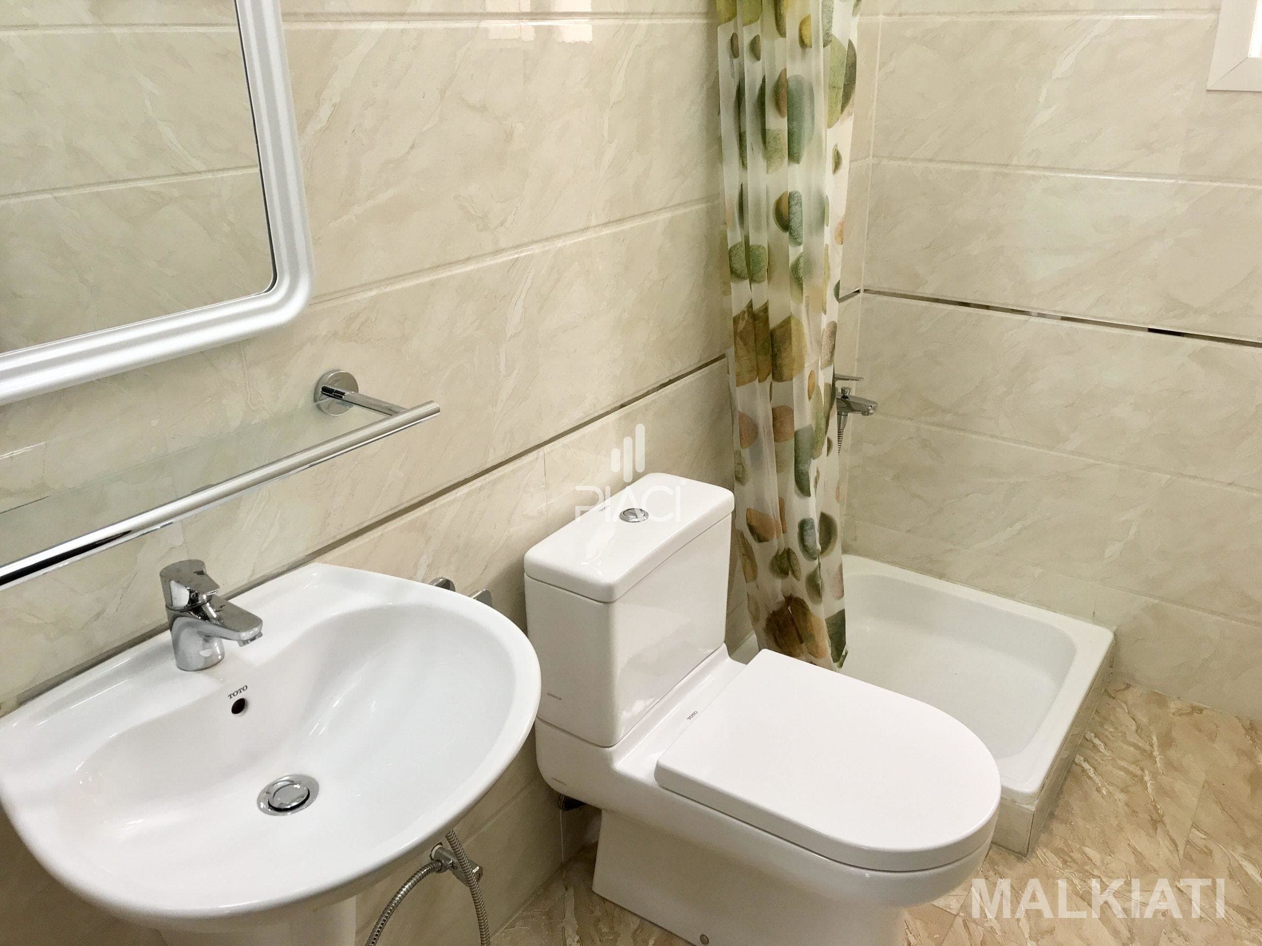 Distinctive Unfurnished 2 BD Apt | Bin Omran - Image 4