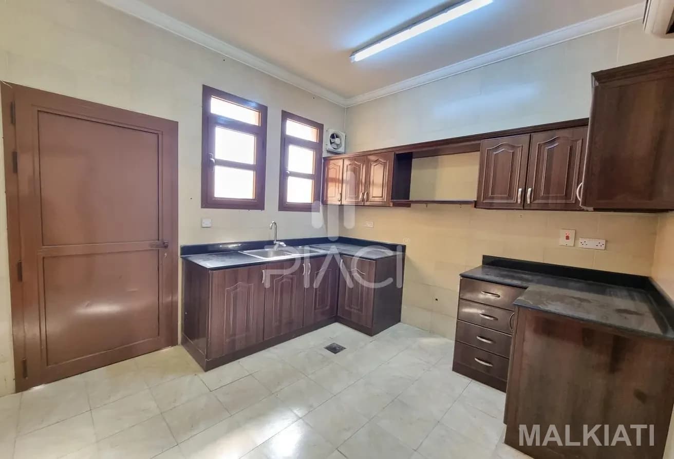Fabulous UF 4 BD Compound Villa | Umm Salal Ali - Image 5