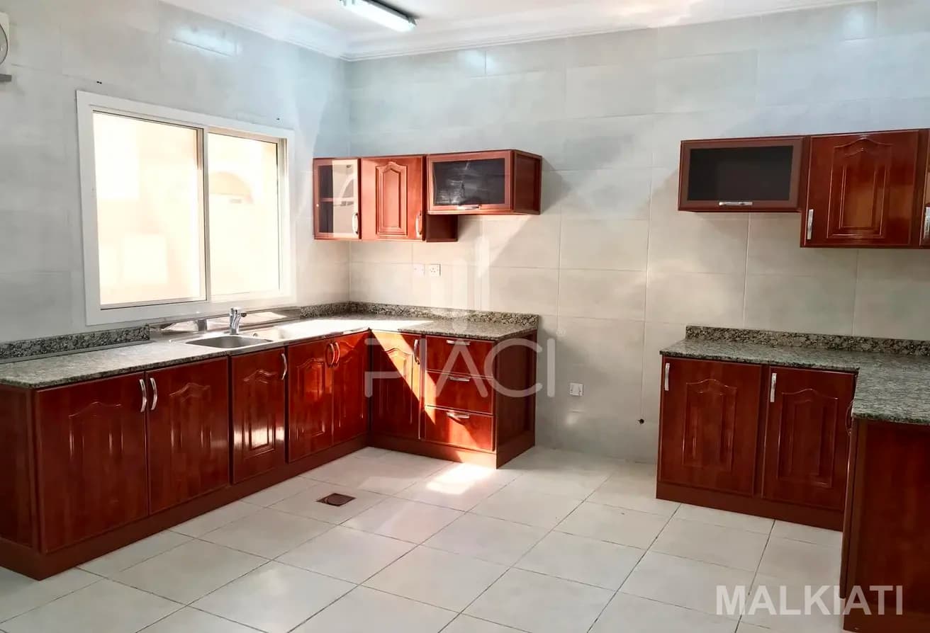 Fabulous UF 5 BD Compound Villa | Umm Salal Ali - Image 4