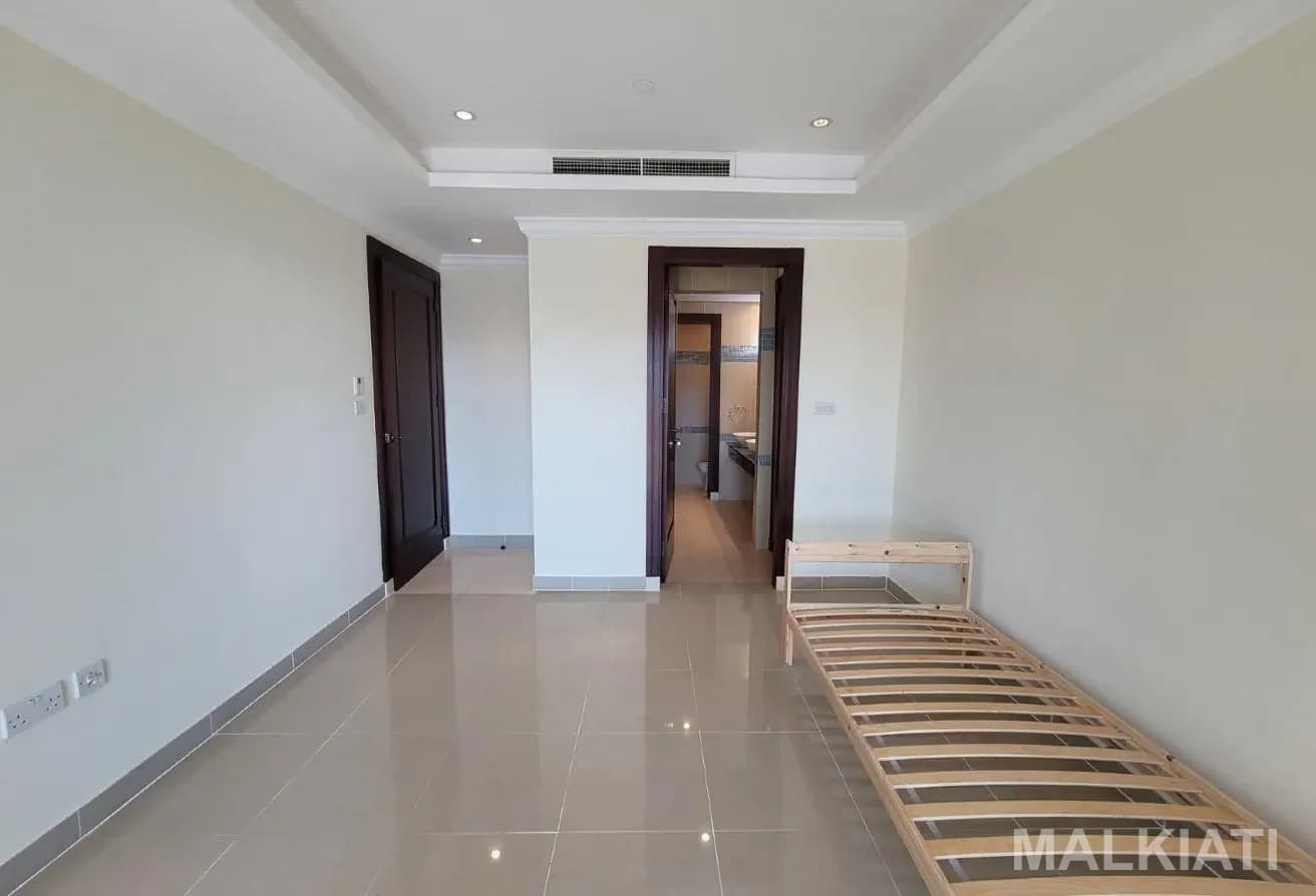 2 Bed | Semi furnished | Town house | Porto